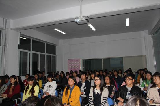 说明:D:\D盘\2015年下\教学相关照片\员工座谈会,亓院调研\照片 017.jpg