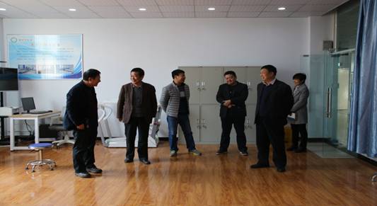 副经理亓正申到医疗卫生系调研.jpg